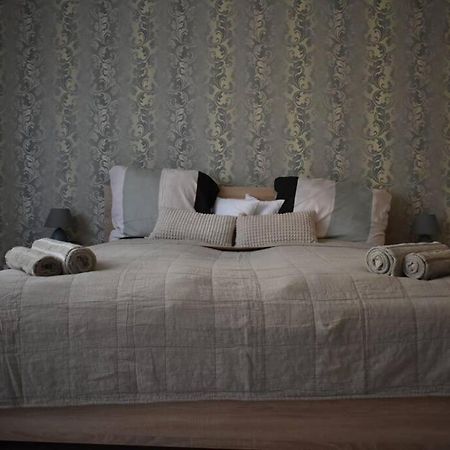 Kenyelmes Lakas Jo Helyen Apartment บูดาเปสต์ ภายนอก รูปภาพ