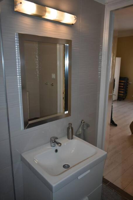 Kenyelmes Lakas Jo Helyen Apartment บูดาเปสต์ ภายนอก รูปภาพ