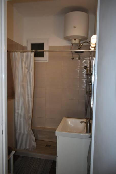 Kenyelmes Lakas Jo Helyen Apartment บูดาเปสต์ ภายนอก รูปภาพ