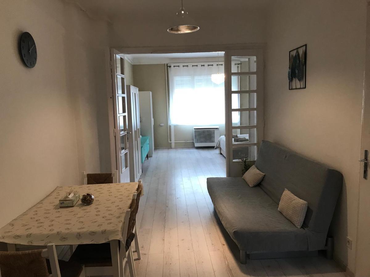 Kenyelmes Lakas Jo Helyen Apartment บูดาเปสต์ ภายนอก รูปภาพ